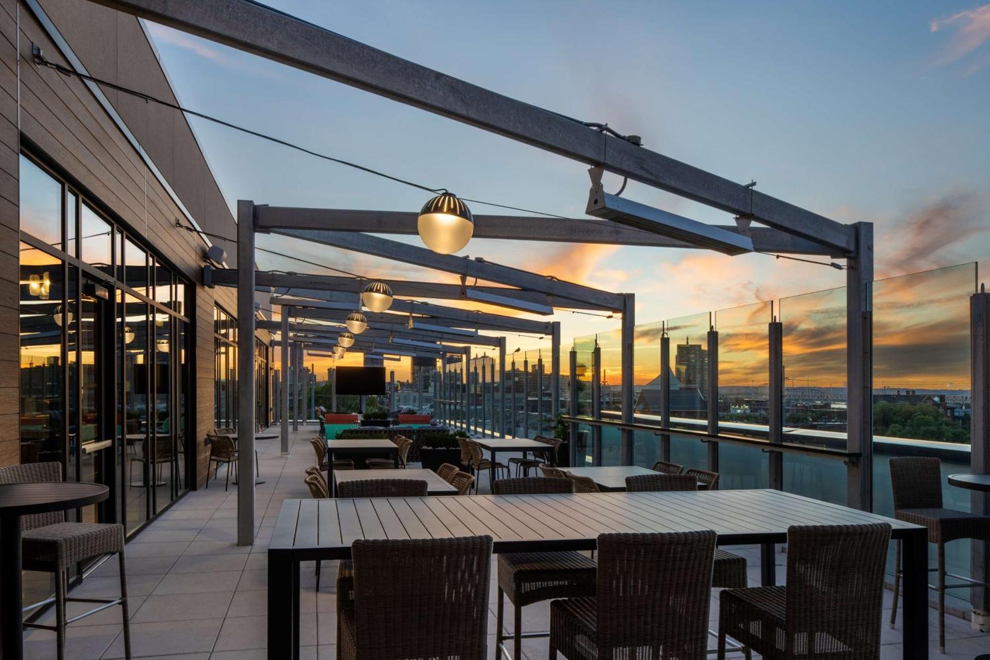 Tempo By Hilton Louisville Downtown Nulu Exterior photo
